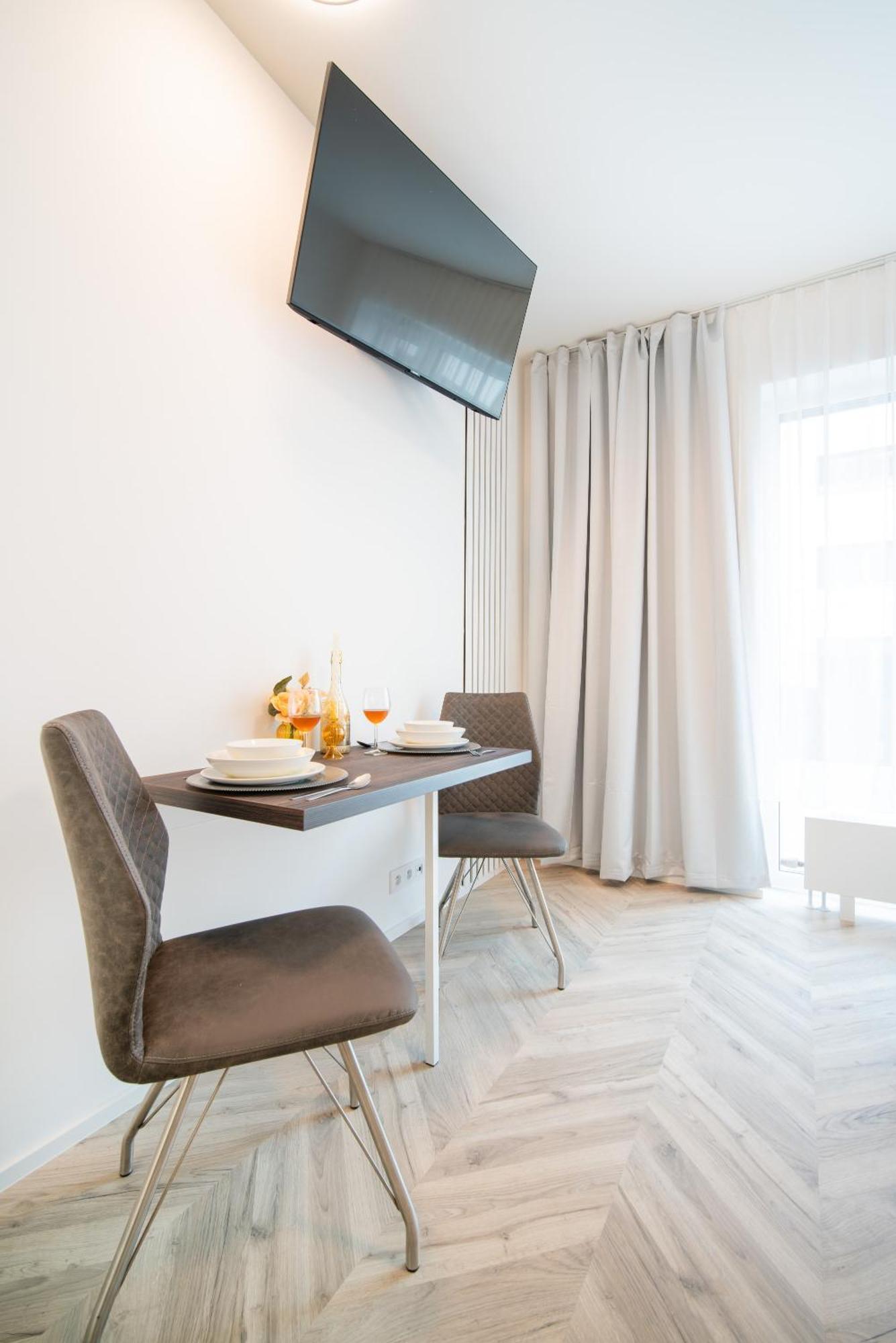 City Relax Apartments With Free Parking, 10 Mins Walk To City Centre Brno Exterior photo